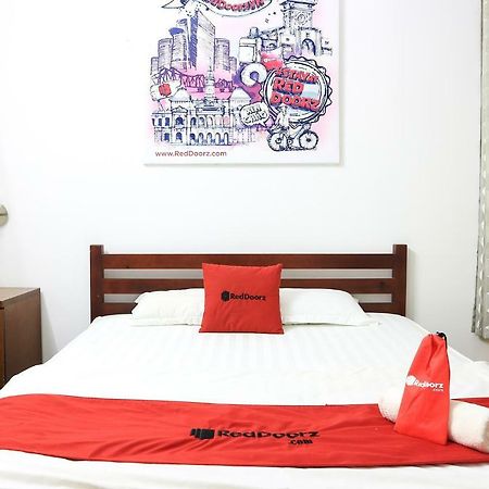 Reddoorz Near Gia Dinh International Hospital Hotell Ho Chi Minh-staden Exteriör bild