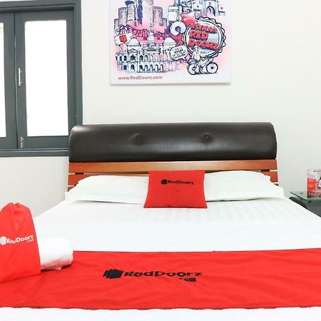 Reddoorz Near Gia Dinh International Hospital Hotell Ho Chi Minh-staden Exteriör bild