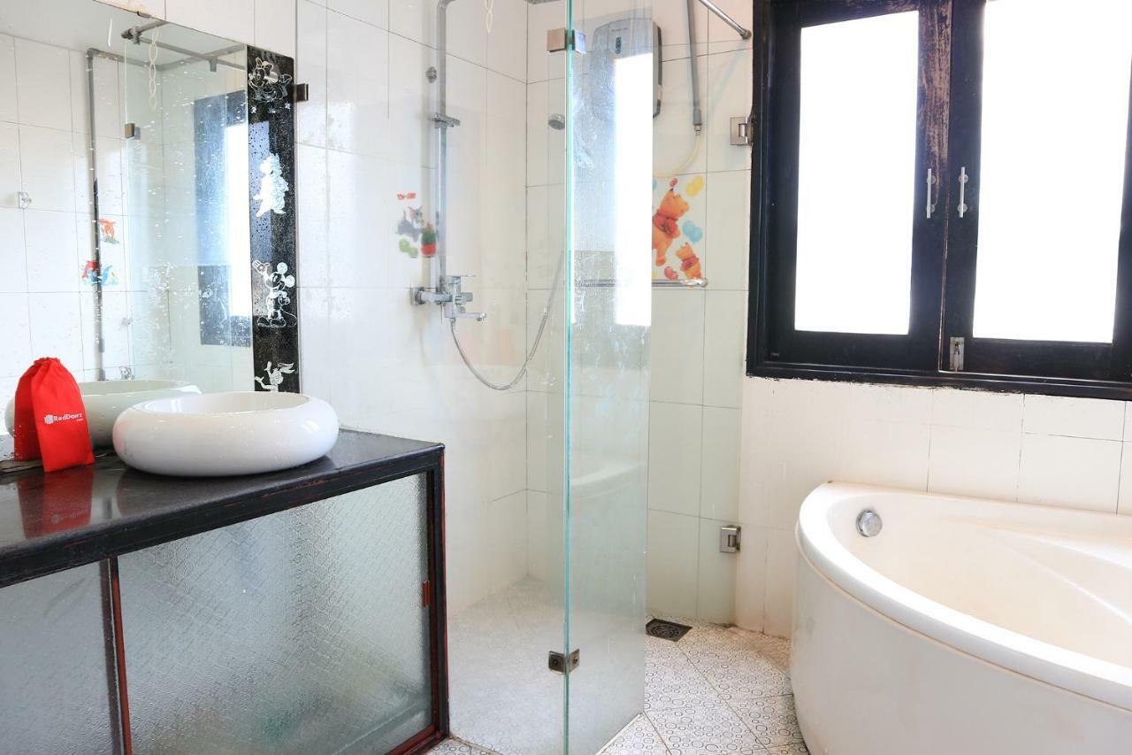 Reddoorz Near Gia Dinh International Hospital Hotell Ho Chi Minh-staden Exteriör bild