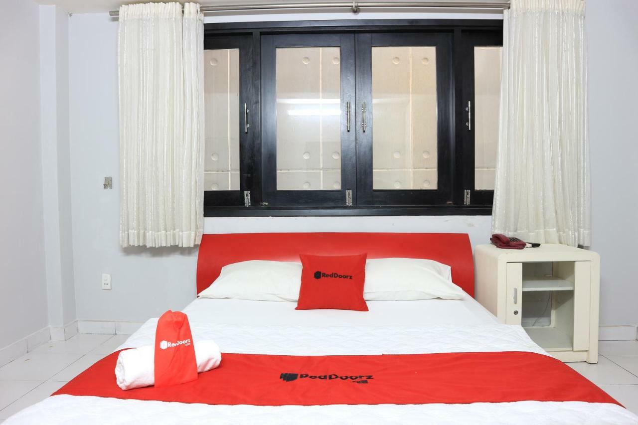 Reddoorz Near Gia Dinh International Hospital Hotell Ho Chi Minh-staden Exteriör bild