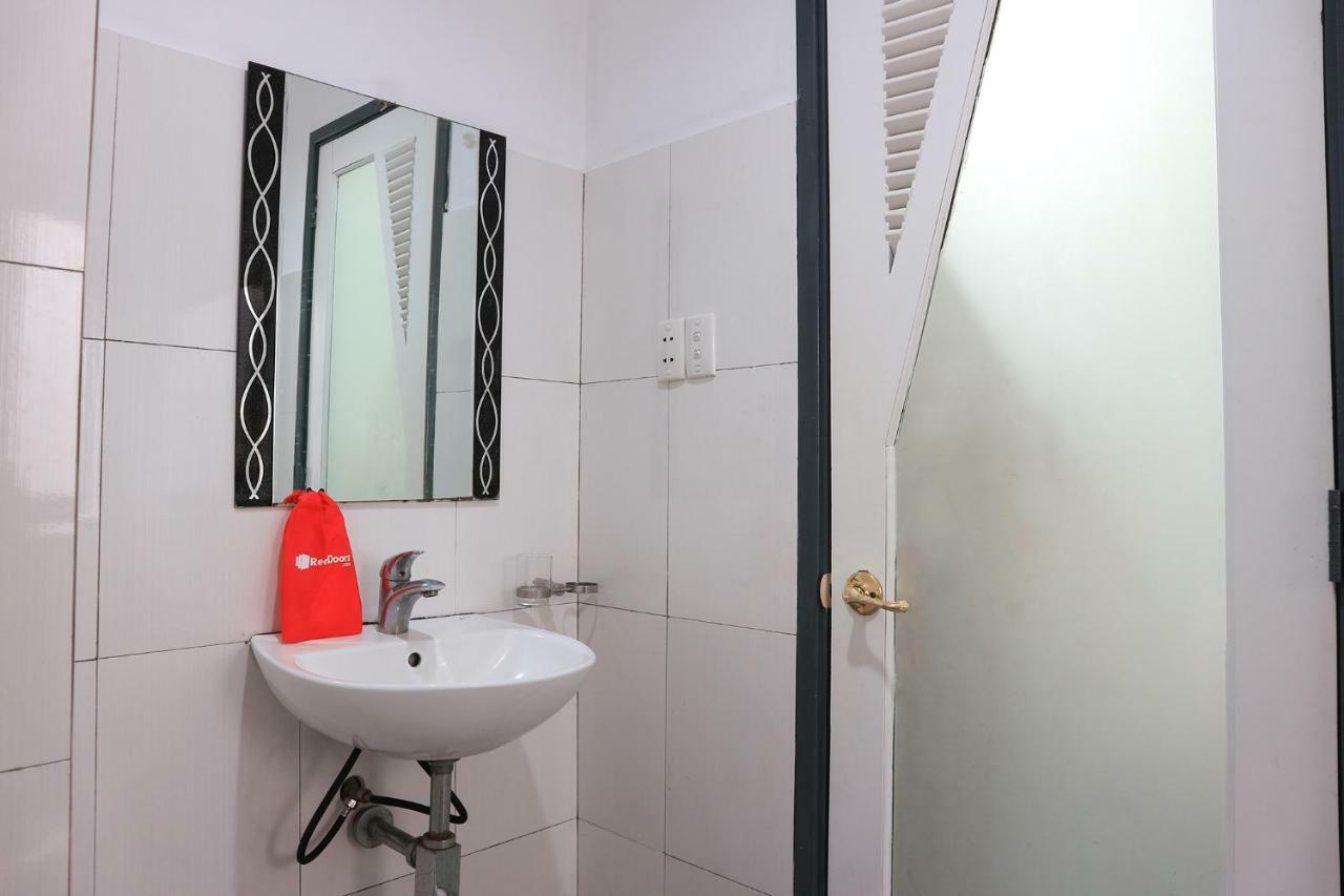 Reddoorz Near Gia Dinh International Hospital Hotell Ho Chi Minh-staden Exteriör bild