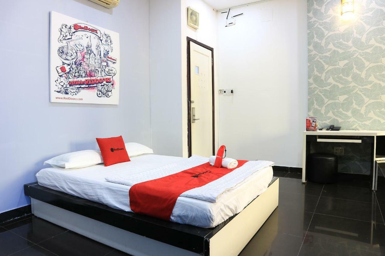 Reddoorz Near Gia Dinh International Hospital Hotell Ho Chi Minh-staden Exteriör bild